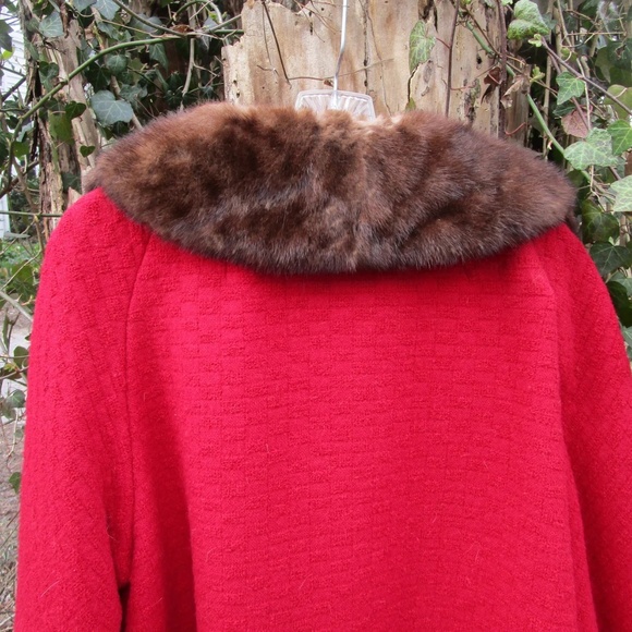 vintage 1960s Rothmoor red wool coat with mink collar, Mary Tyler Moore, b 40 - Picture 6 of 11